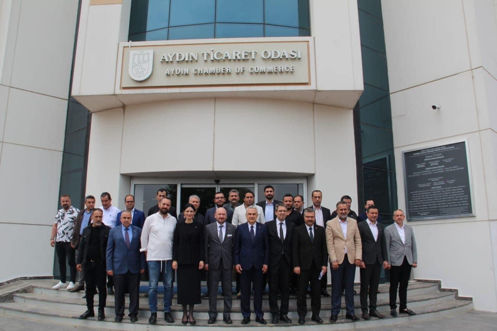 AK PARTİ İKİNCİ TUR İÇİN AYDIN’I KARIŞ KARIŞ GEZİYOR 