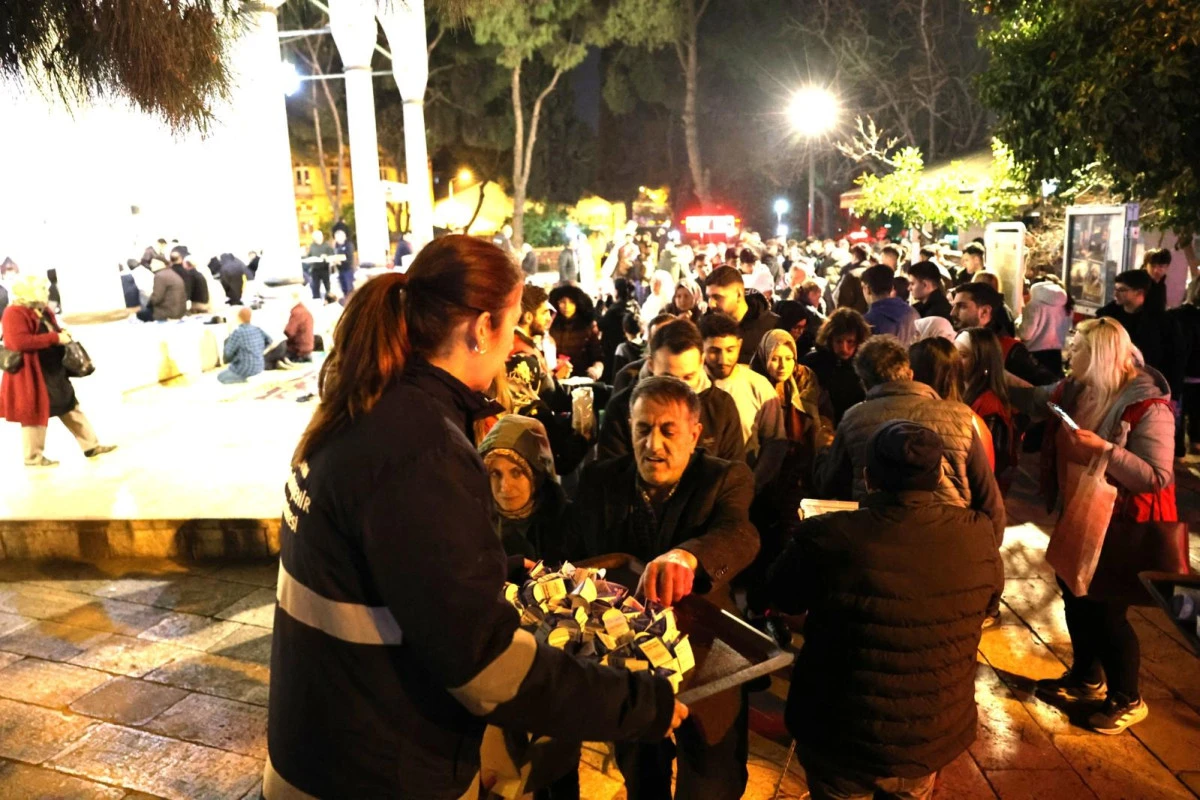 AYDIN B&Uuml;Y&Uuml;KŞEHİR BELEDİYESİ&rsquo;NDEN KADİR GECESİ&rsquo;NDE LOKUM İKRAMI