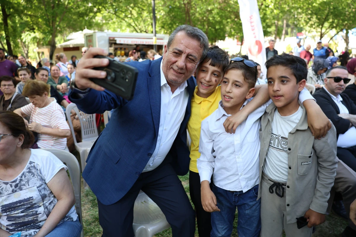 BAHARIN M&Uuml;JDECİSİ HIDIRELLEZ EFELER&rsquo;DE COŞKUYLA KUTLANDI