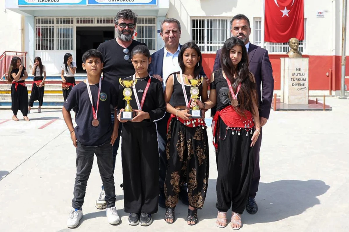 BAŞKAN ANIL YETİŞKİN D&Uuml;NYA ROMANLAR G&Uuml;N&Uuml; ETKİNLİĞİNE KATILDI