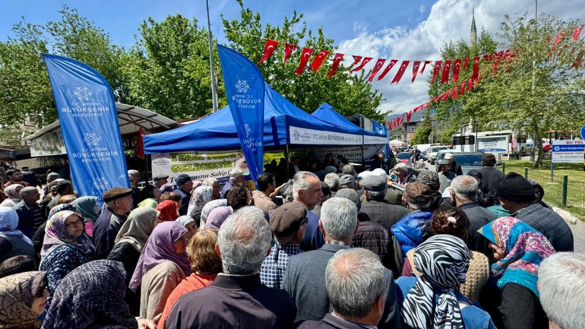 BAŞKAN &Ccedil;ER&Ccedil;İOĞLU BİNLERCE FİDEYİ SULTANHİSAR VE BUHARKENT&rsquo;TE VATANDAŞLARLA BULUŞTURDU