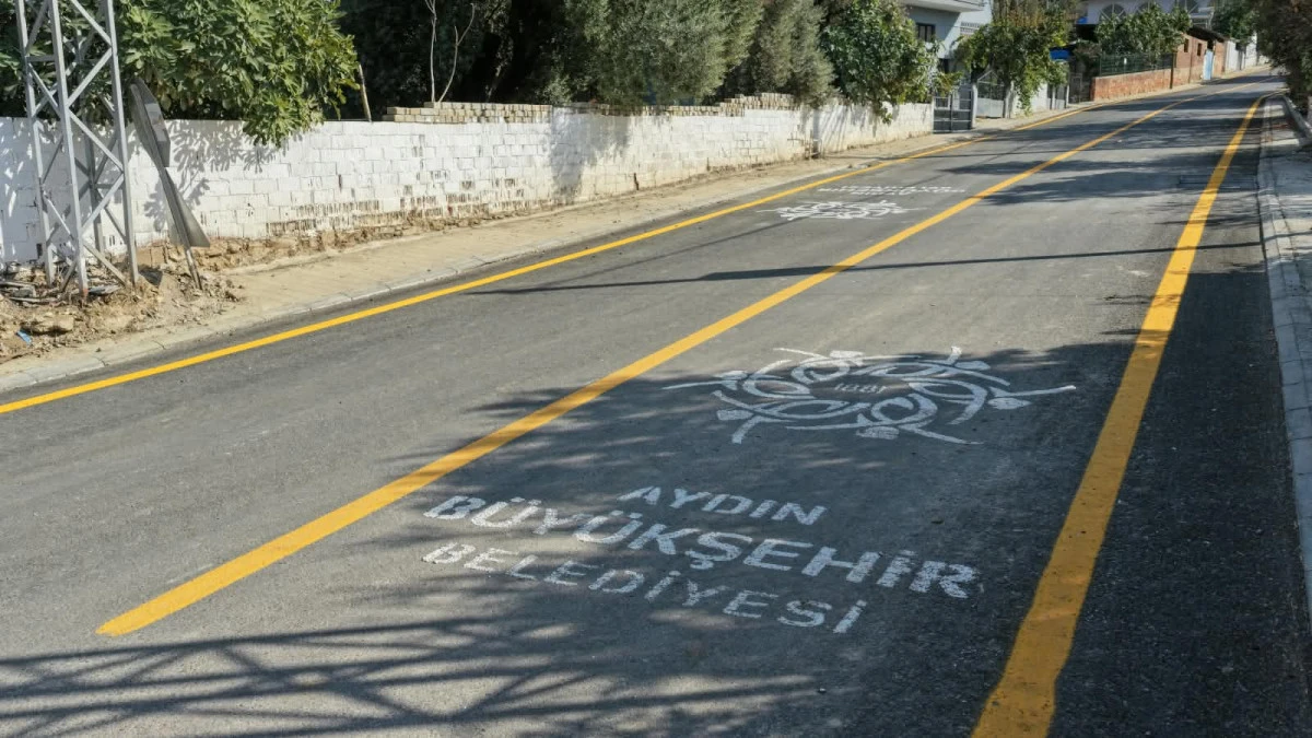 BAŞKAN &Ccedil;ER&Ccedil;İOĞLU EFELER&rsquo;DE YOL YAPIM VE YENİLEME &Ccedil;ALIŞMALARINA DEVAM EDİYOR
