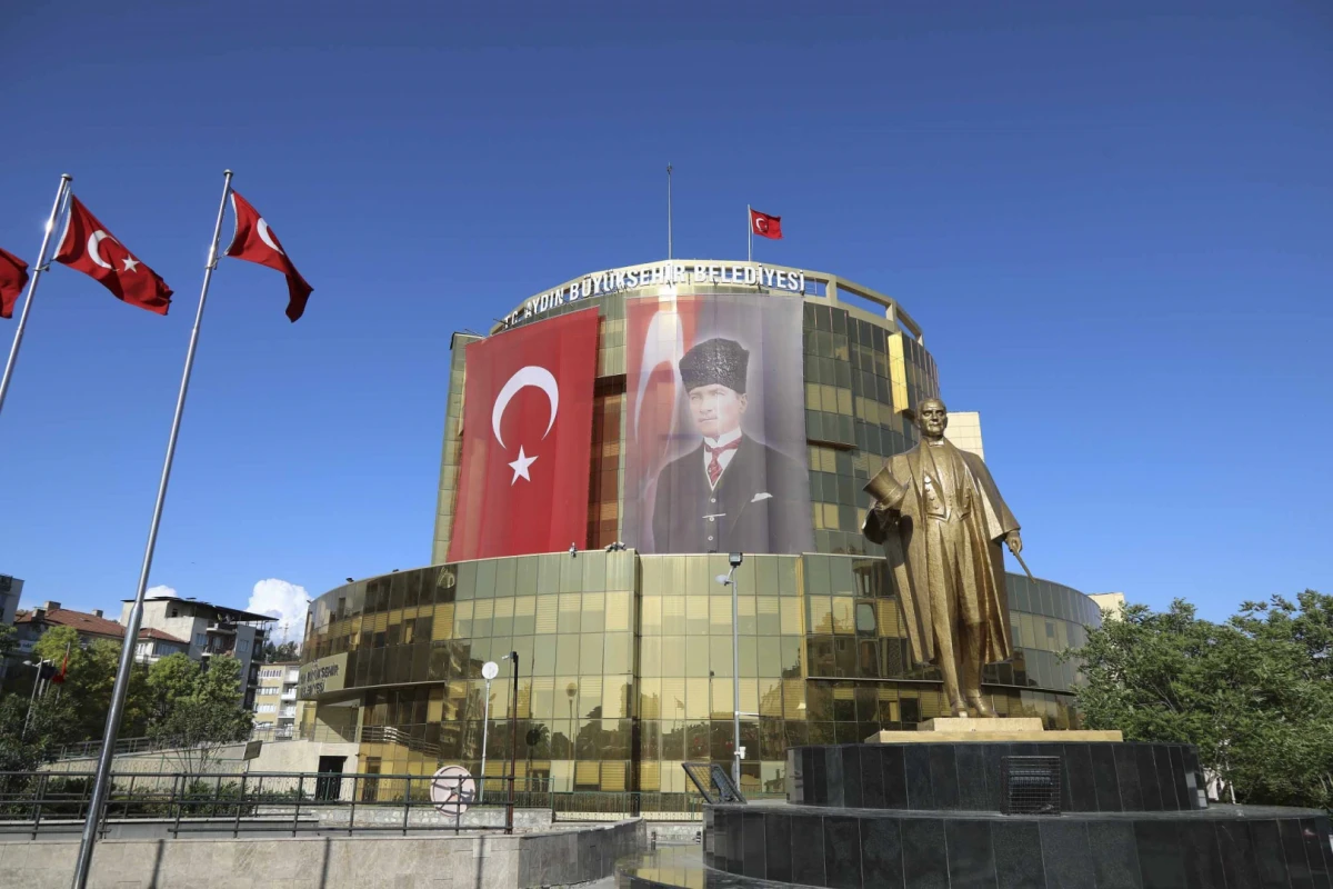 BAŞKAN &Ccedil;ER&Ccedil;İOĞLU KENTİN D&Ouml;RT BİR YANINDA VATANDAŞLARI A&Ccedil;IK HAVA SİNEMASI ETKİNLİKLERİ İLE BULUŞTURACAK