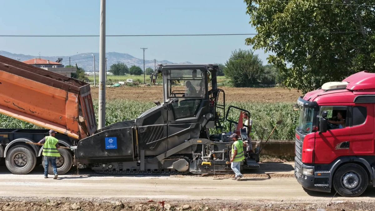 BAŞKAN &Ccedil;ER&Ccedil;İOĞLU KIRSAL MAHALLELERDE YOL YENİLEME  &Ccedil;ALIŞMALARINI S&Uuml;RD&Uuml;R&Uuml;YOR