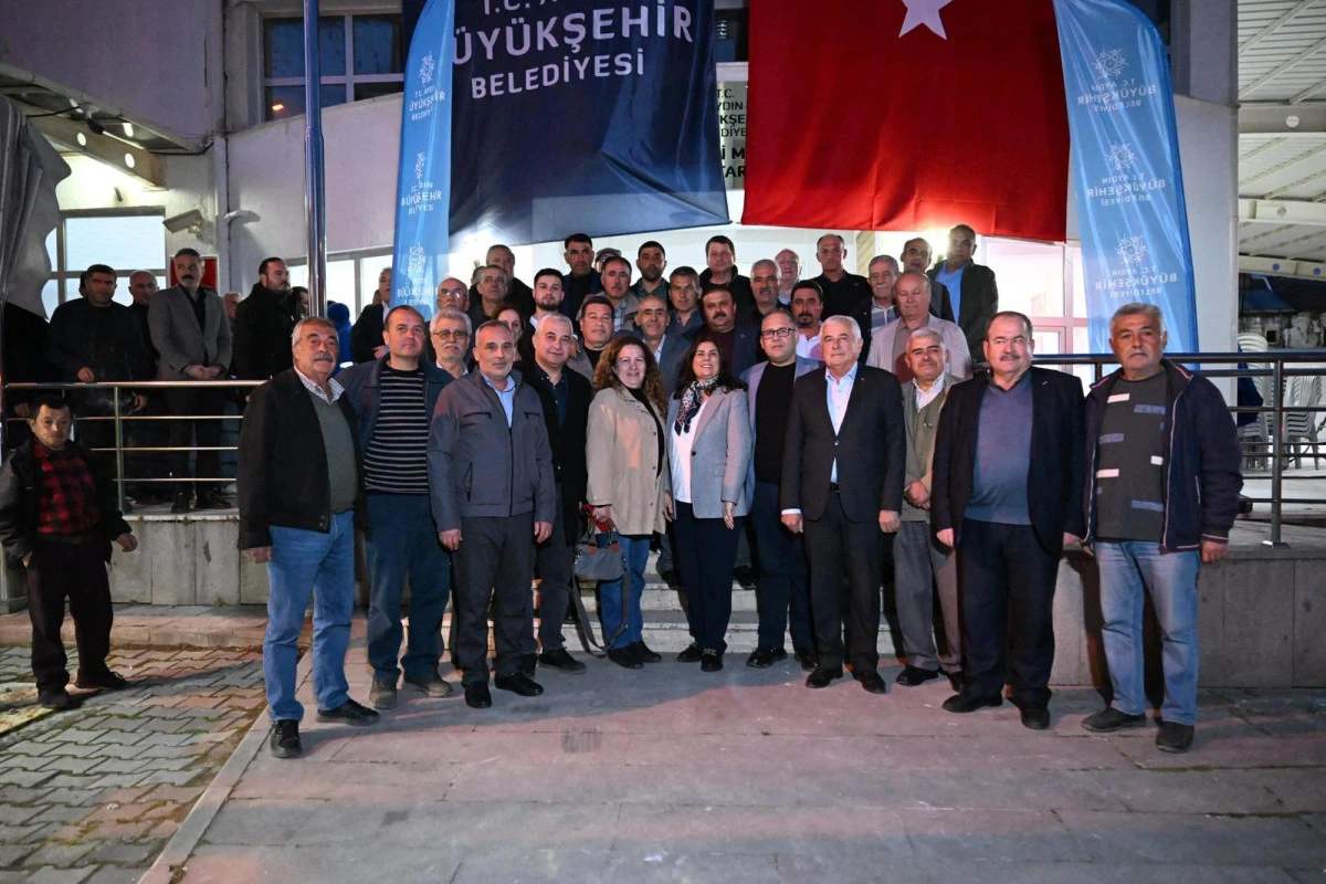 BAŞKAN &Ccedil;ER&Ccedil;İOĞLU KO&Ccedil;ARLI&rsquo;DA İFTAR SOFRASINDA VATANDAŞLAR İLE BİR ARAYA GELDİ