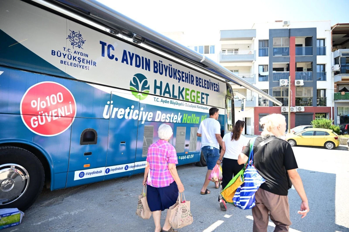 BAŞKAN &Ccedil;ER&Ccedil;İOĞLU MOBİL HİZMETLERİ KUŞADASI&rsquo;NDA VATANDAŞLARLA BULUŞTURDU