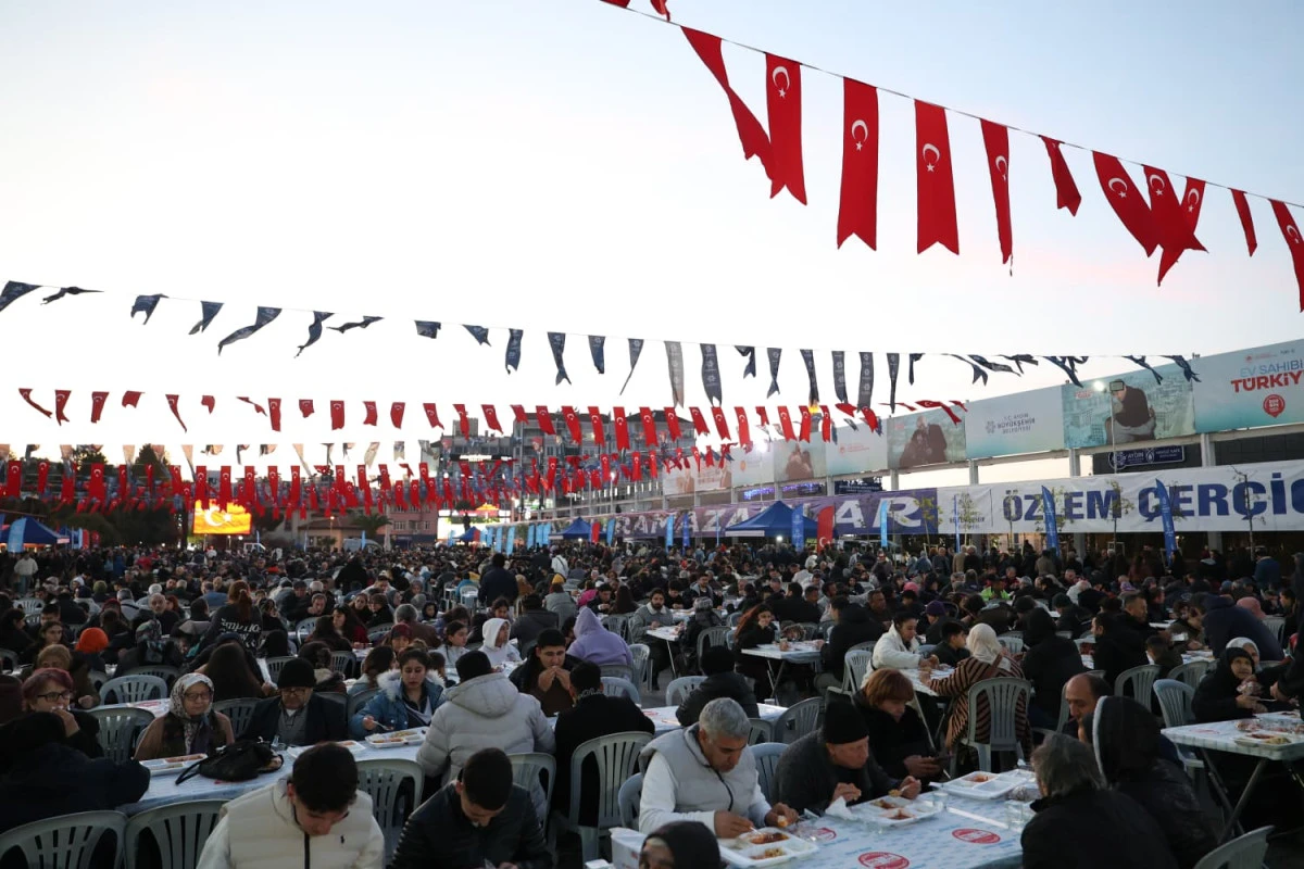 BAŞKAN &Ccedil;ER&Ccedil;İOĞLU RAMAZAN AYININ BEREKETİNİ AYDIN&rsquo;IN D&Ouml;RT BİR YANINA TAŞIYOR