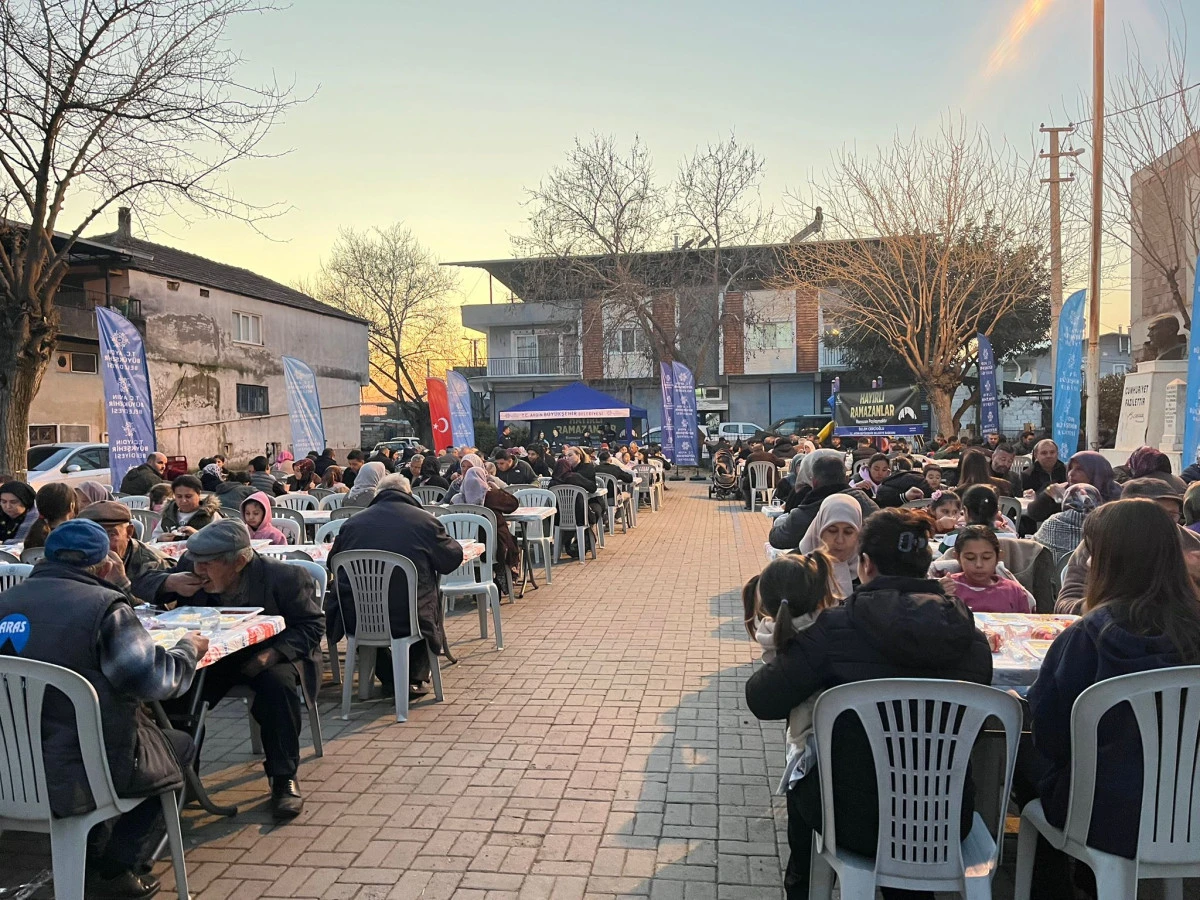 BAŞKAN &Ccedil;ER&Ccedil;İOĞLU RAMAZAN AYININ BEREKETİNİ HER G&Uuml;N AYDIN&rsquo;IN D&Ouml;RT BİR YANINA TAŞIYOR