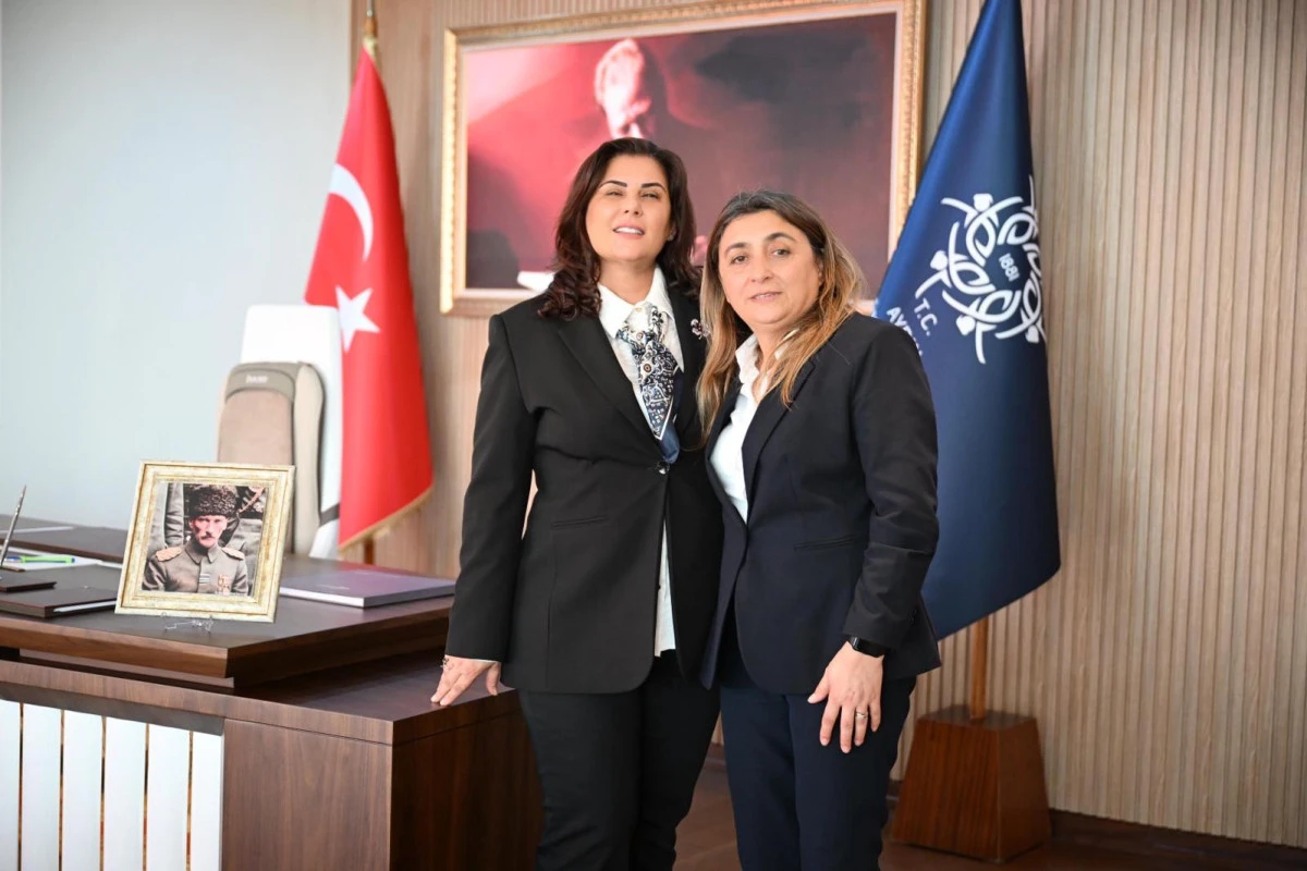 BAŞKAN &Ccedil;ER&Ccedil;İOĞLU&rsquo;NA KUŞADASI ŞOF&Ouml;RLER VE OTOMOBİLCİLER ESNAF ODASI GENEL SEKRETERİ BİRSEN KARAG&Ouml;Z&rsquo;DEN ZİYARET