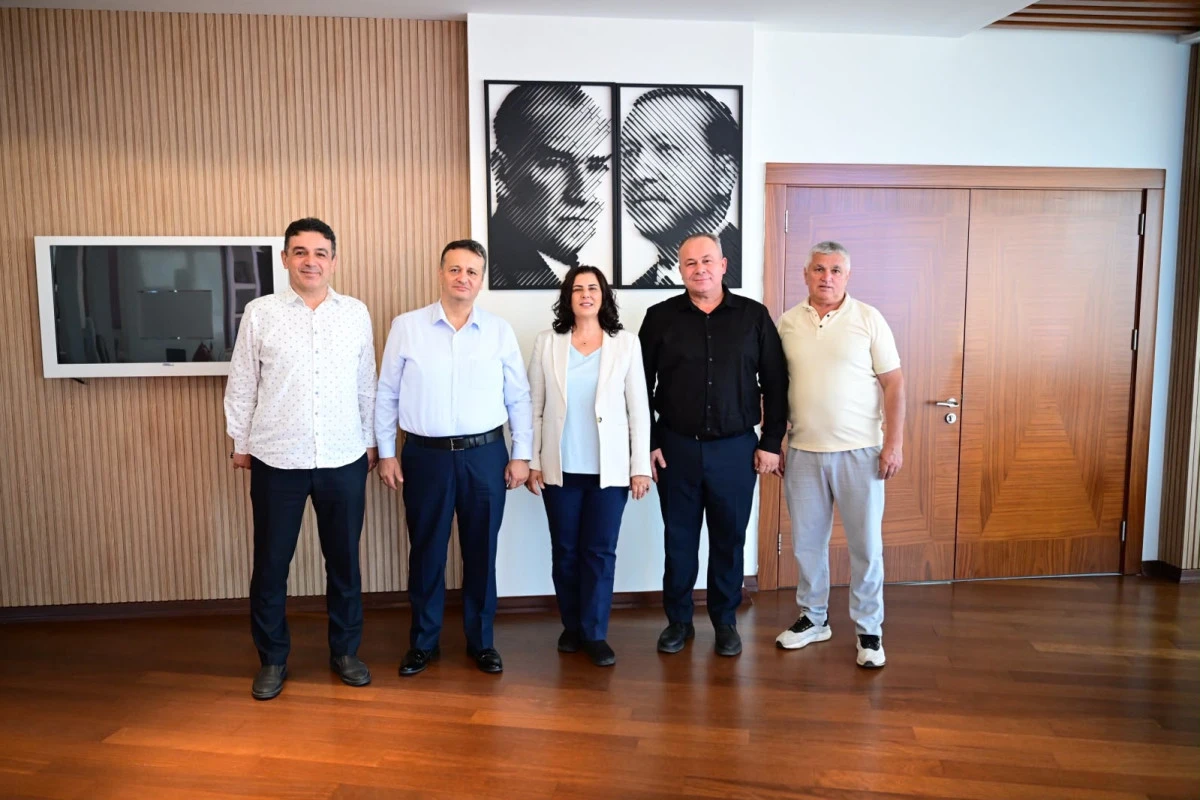 BAŞKAN &Ccedil;ER&Ccedil;İOĞLU&rsquo;NA NAZİLLİ ŞOF&Ouml;RLER VE OTOMOBİLCİLER ODASI&rsquo;NDAN ZİYARET