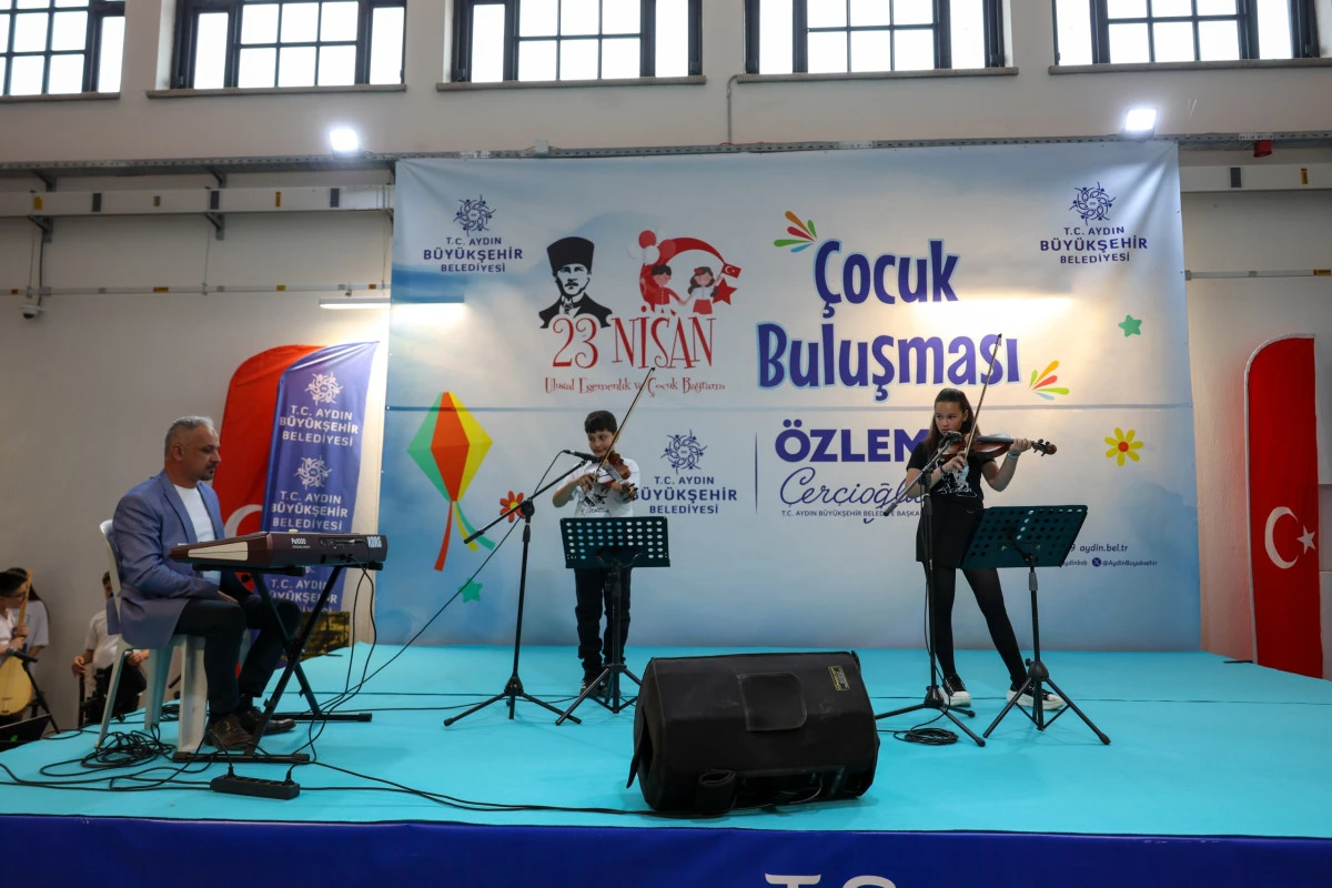 BAŞKAN &Ccedil;ER&Ccedil;İOĞLU&rsquo;NDAN &Ccedil;OCUKLARA 23 NİSAN HEDİYESİ