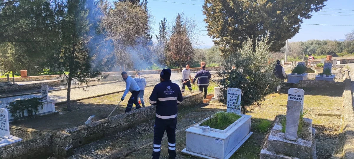 BAŞKAN &Ccedil;ER&Ccedil;İOĞLU&rsquo;NDAN MEZARLIKLARDA RAMAZAN BAYRAMI &Ouml;NCESİ TEMİZLİK &Ccedil;ALIŞMASI