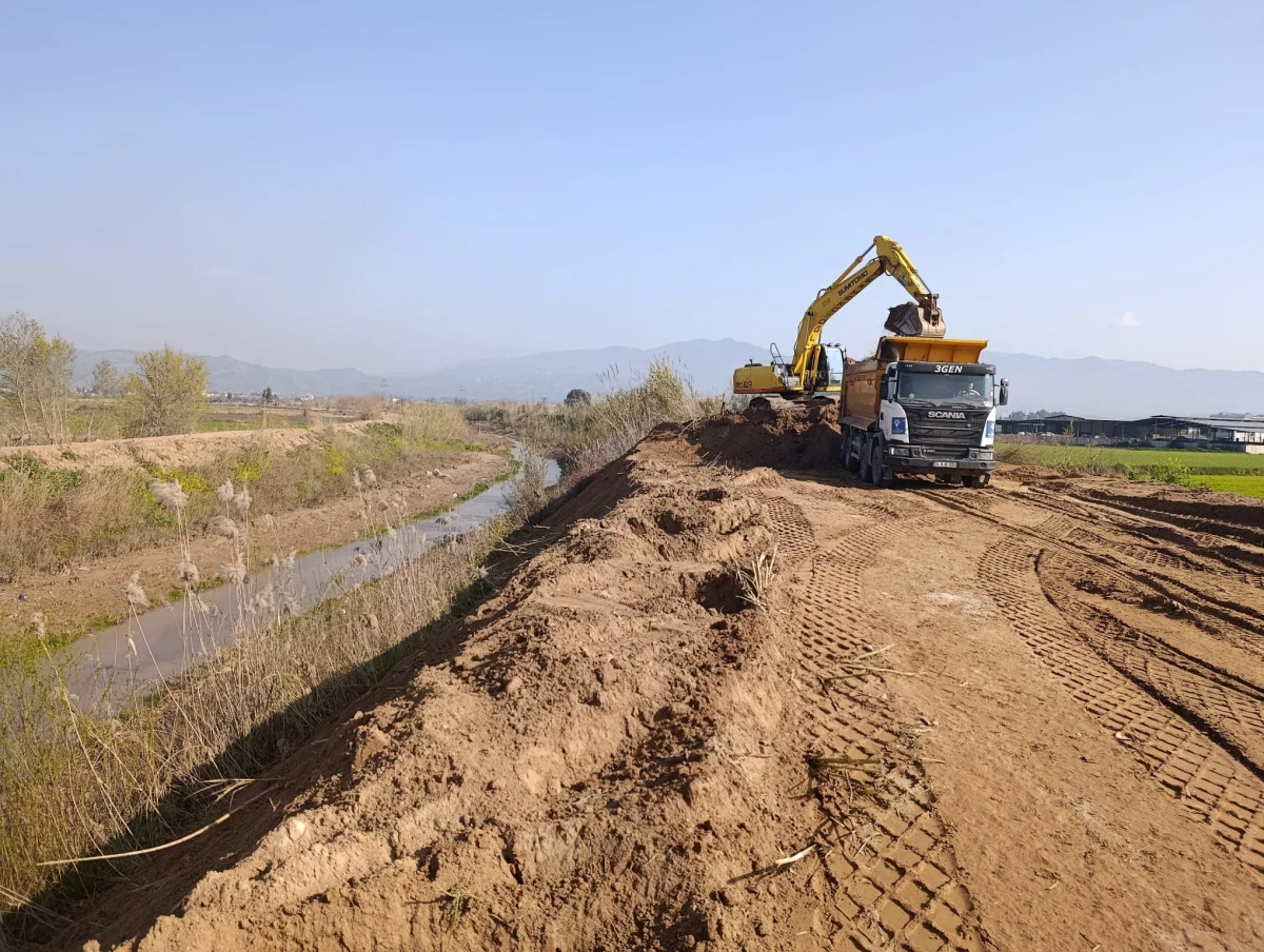 BAŞKAN &Ccedil;ER&Ccedil;İOĞLU&rsquo;NUN YATIRIM VE &Ccedil;ALIŞMALARI İLE AYDIN&rsquo;IN T&Uuml;M İL&Ccedil;ELERİNDE ULAŞIM ALTYAPISI G&Uuml;&Ccedil;LENİYOR