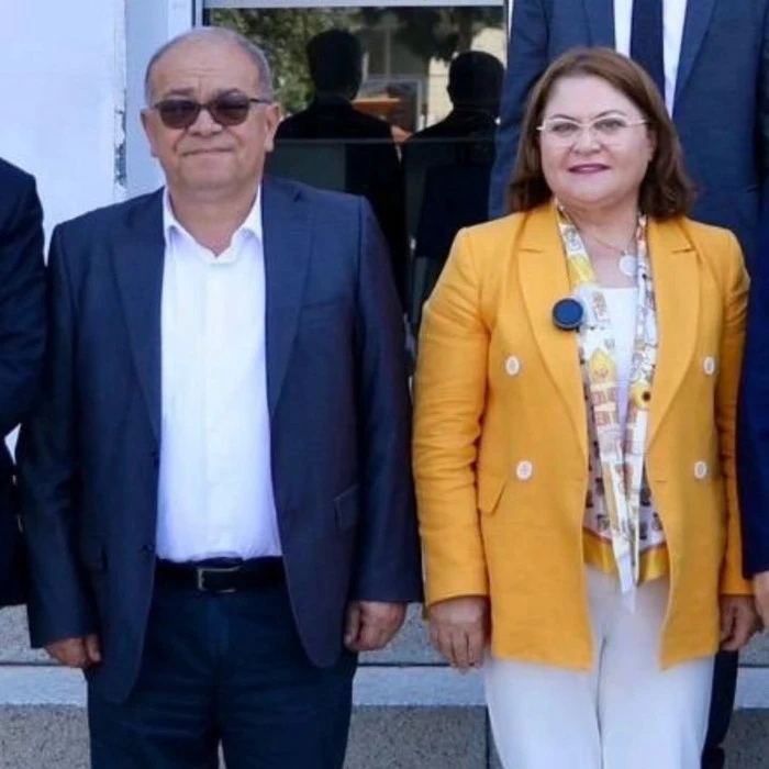 Başkan Gen&ccedil;ay: "G&ouml;revden alma meşru değildir"