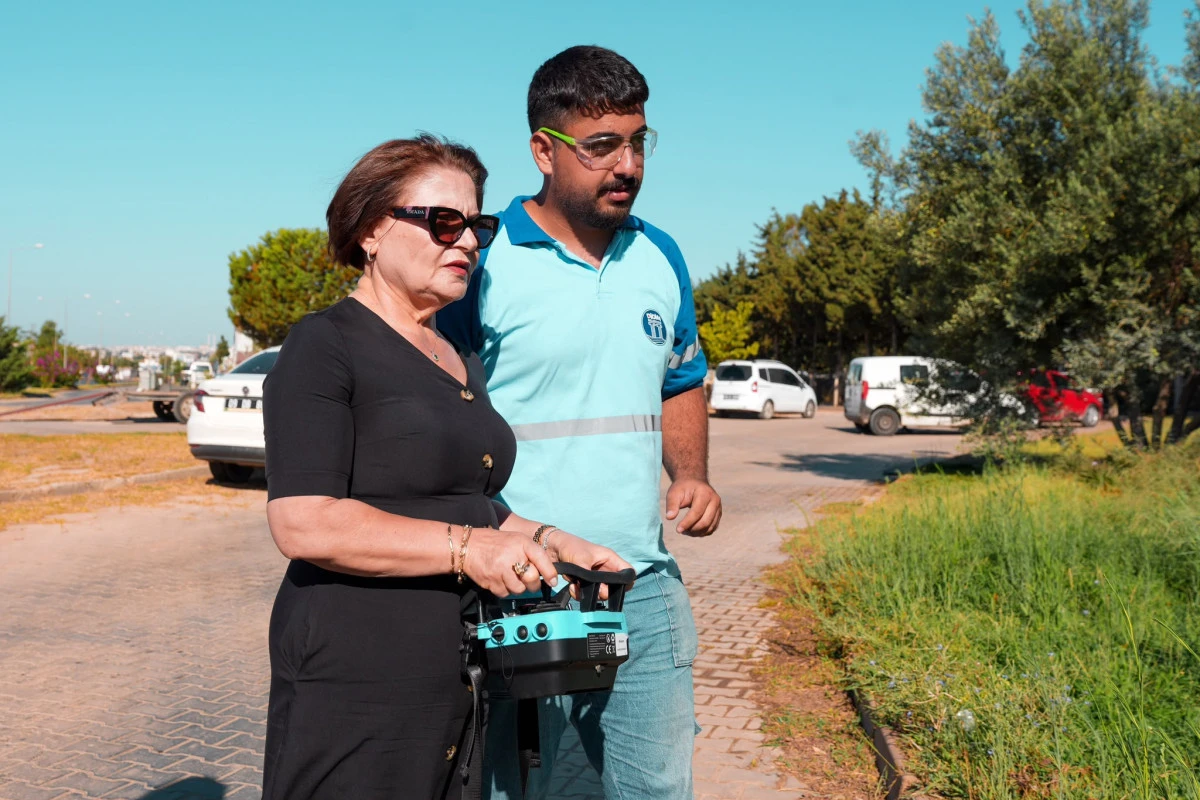BAŞKAN HATİCE GEN&Ccedil;AY &Ccedil;İM Bİ&Ccedil;ME ROBOTUNUN İLK SAHA DENEMESİNE KATILDI