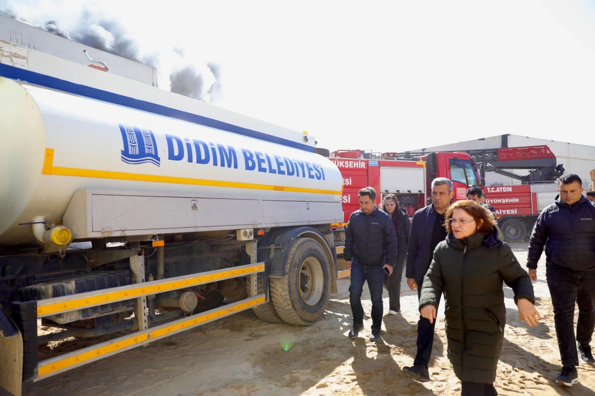 BAŞKAN HATİCE GEN&Ccedil;AY YANGIN S&Uuml;RECİNİ EKİPLERLE BİRLİKTE SAHADA TAKİP ETTİ