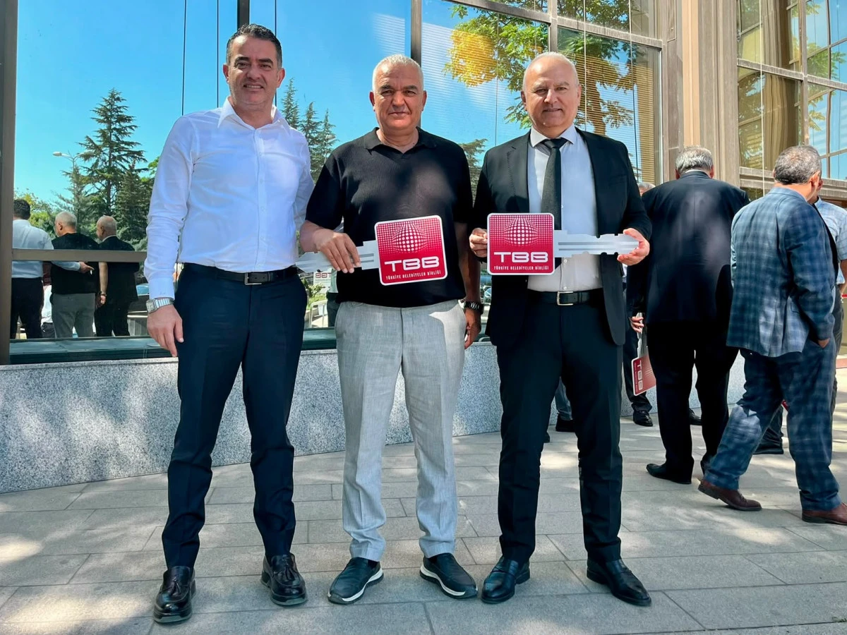 BAŞKAN KIVRAK, &Ccedil;İNE&rsquo;YE YENİ BİR İŞ MAKİNESİ KAZANDIRDI