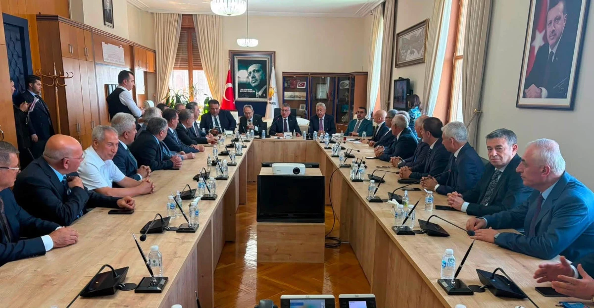 Başkan K&uuml;nkc&uuml; Ankara mesaisinde: Esnafın taleplerini TBMM g&uuml;ndemine taşıdı