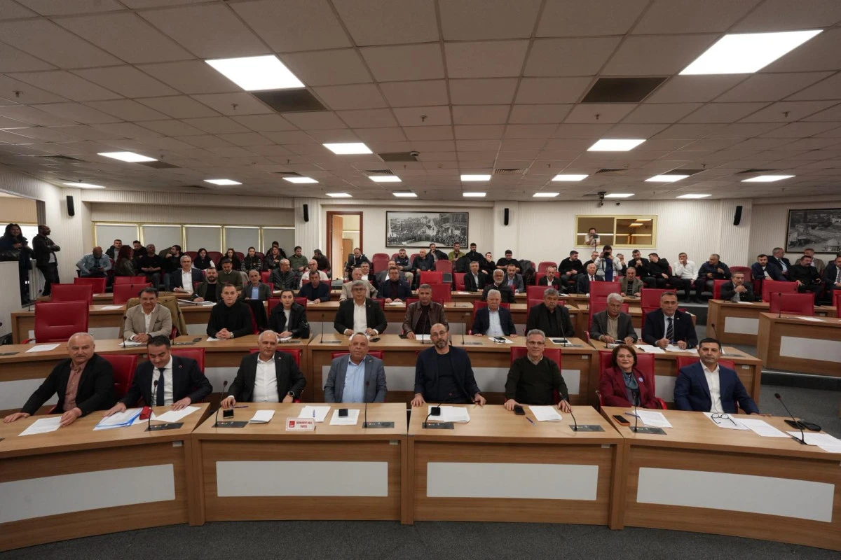 BAŞKAN &Ouml;MER G&Uuml;NEL&rsquo;DEN B&Uuml;Y&Uuml;KŞEHİR&rsquo;E NET MESAJ: &ldquo;HİZMETE DEĞİL, AYDIN HALKININ BOR&Ccedil;LANDIRILMASINA KARŞIYIZ&rdquo;