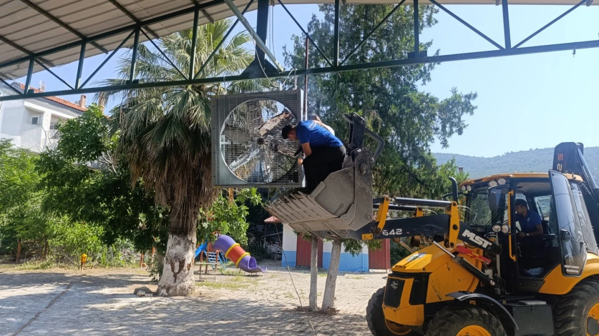 Başkan &Ouml;zel, Muhtarların Taleplerini Bir Bir Yerine Getiriyor