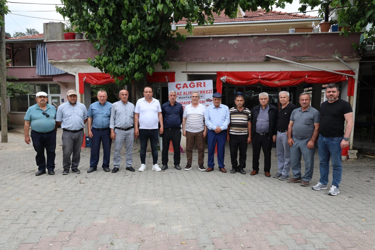 BAŞKAN TETİK AŞAĞI YAKACIK&rsquo;TA &Uuml;RETİCİLER VE VATANDAŞLARLA BULUŞTU