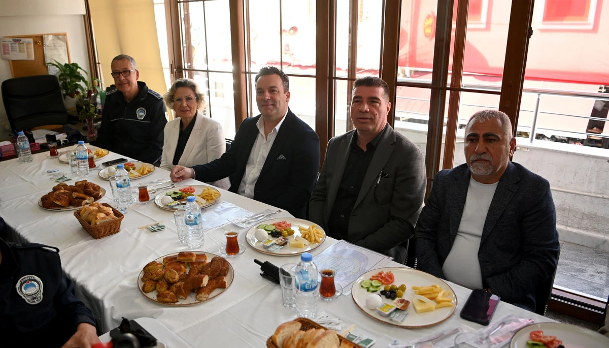 BAŞKAN VEKİLİ TAHSİN DEMİRTAŞ G&Uuml;NE ZABITA PERSONELİNİ ZİYARET EDEREK BAŞLADI