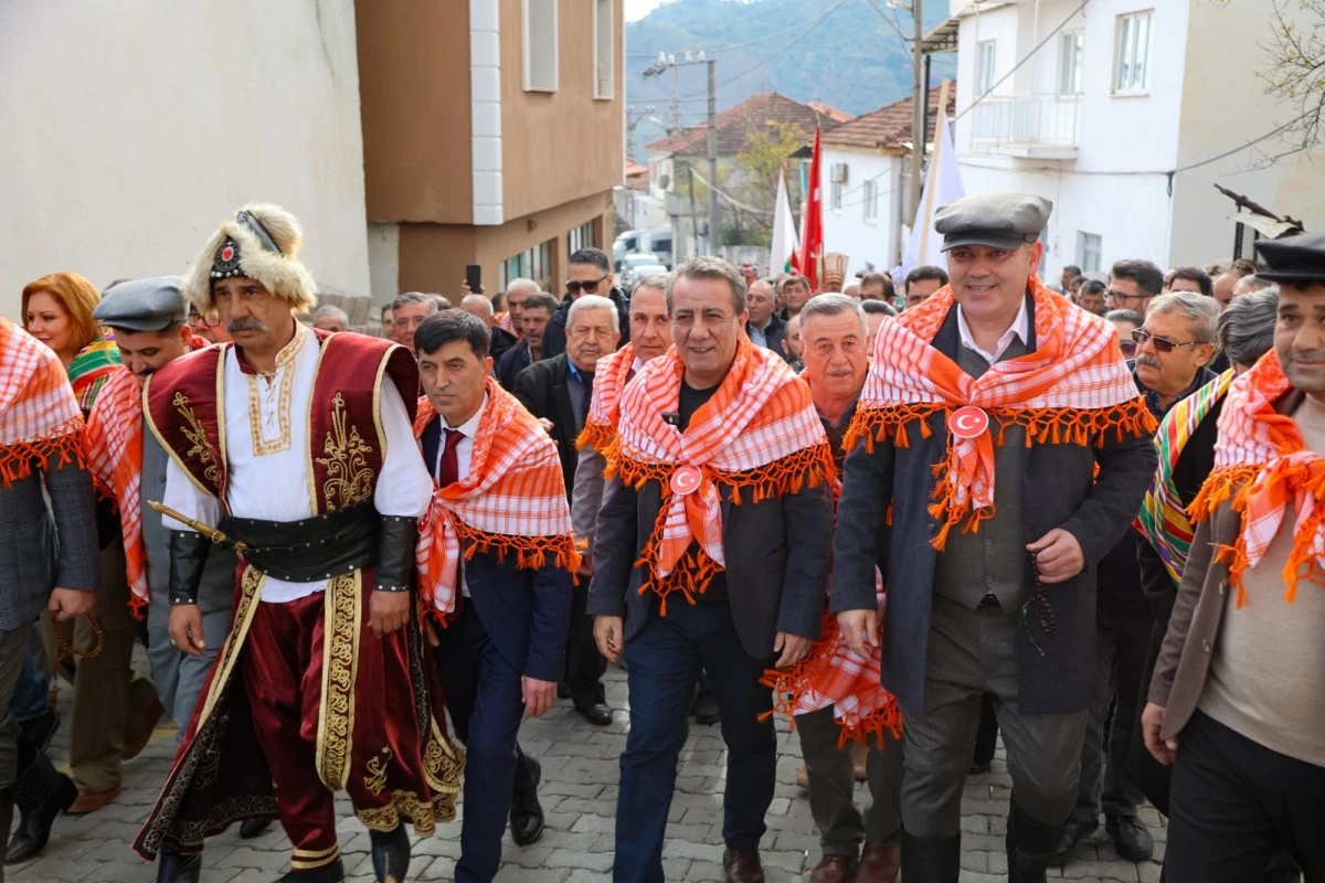 BAŞKAN YETİŞKİN EĞRİKAVAK KESTANE VE İNCİR FESTİVALİ&rsquo;NE CAN VERDİ