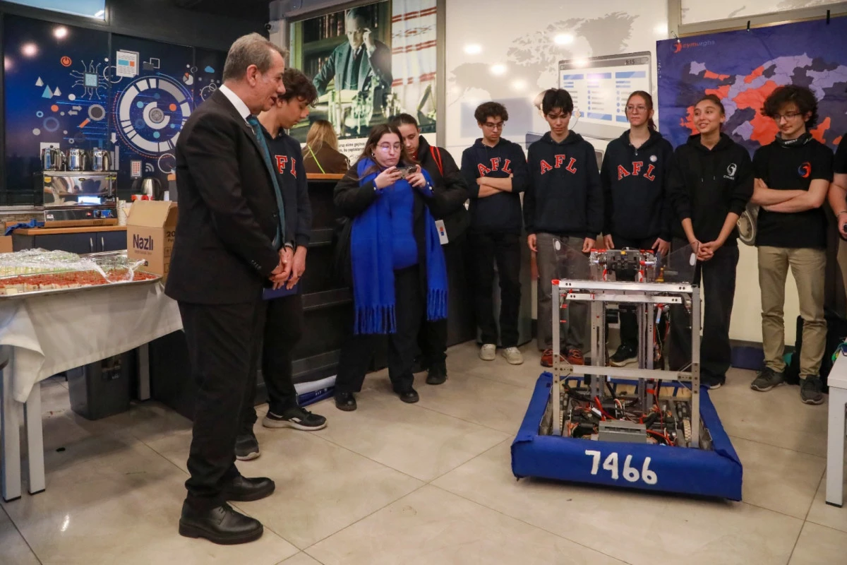 BAŞKAN YETİŞKİN&rsquo;İN DİJİTAL VİZYONU GEN&Ccedil;LERİN GELECEĞİNİ ŞEKİLLENDİRİYOR