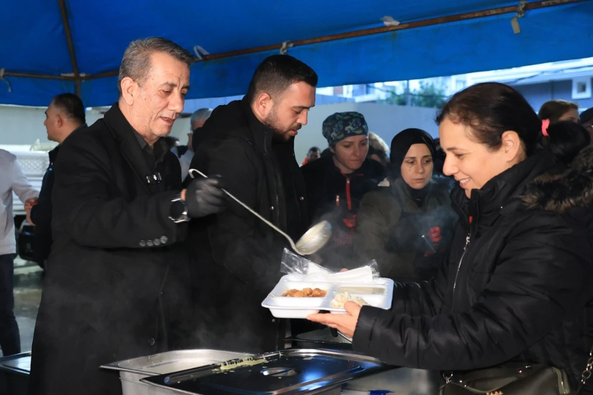 BAŞKAN YETİŞKİN&rsquo;İN İFTAR SOFRALARI BİNLERCE KİŞİYİ AĞIRLIYOR