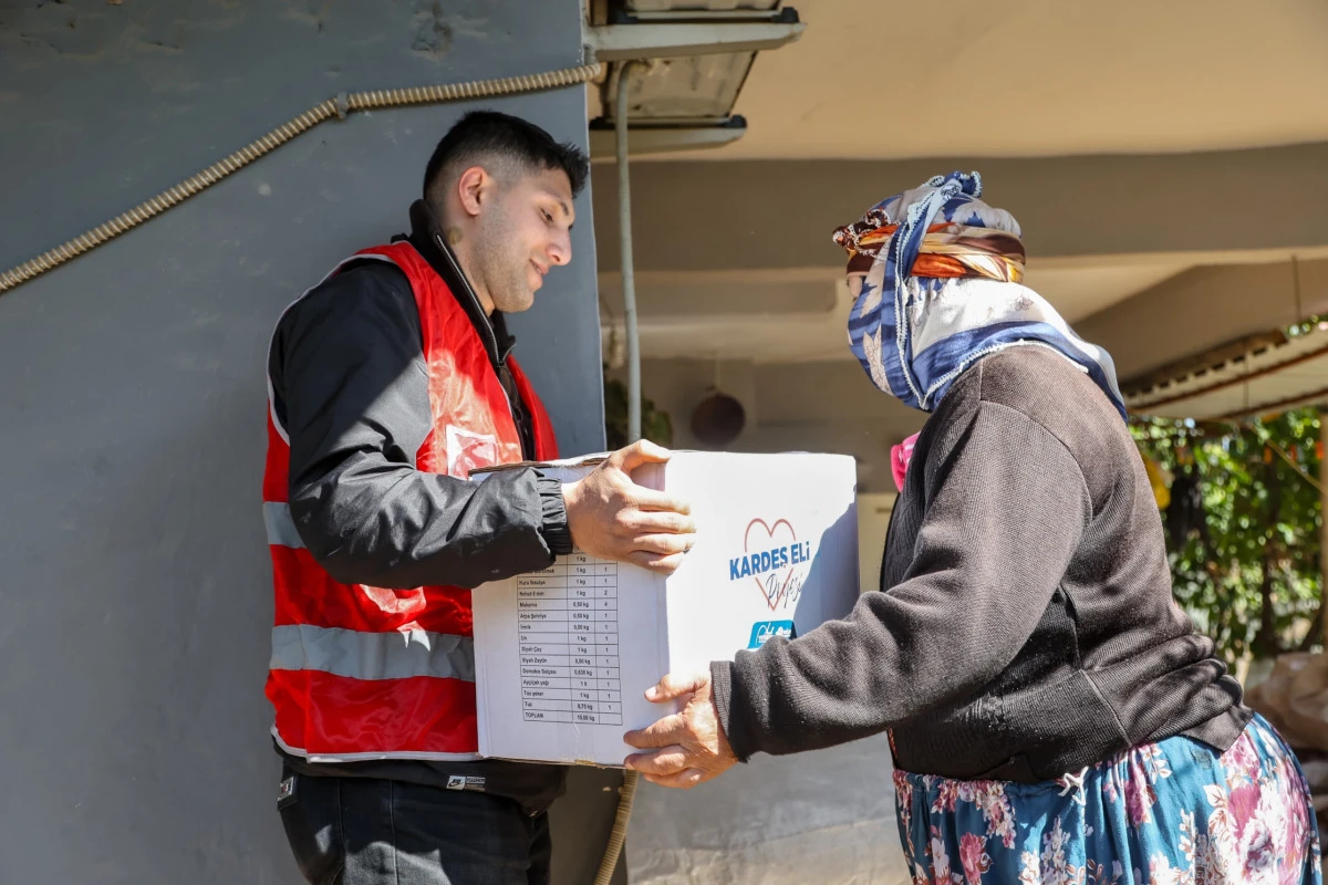 BAŞKAN YETİŞKİN&rsquo;İN KARDEŞ ELİ