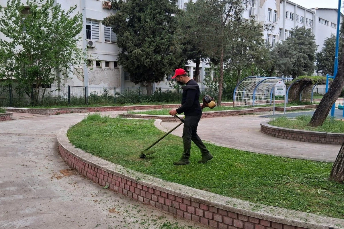 BAŞKAN YETİŞKİN&rsquo;LE EFELER&rsquo;DE BAHAR TEMİZLİĞİ SEFERBERLİĞE D&Ouml;N&Uuml;ŞT&Uuml;