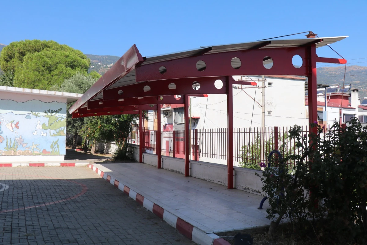 Bozdoğan Belediyesi okullarda &ccedil;alışmalarını s&uuml;rd&uuml;r&uuml;yor