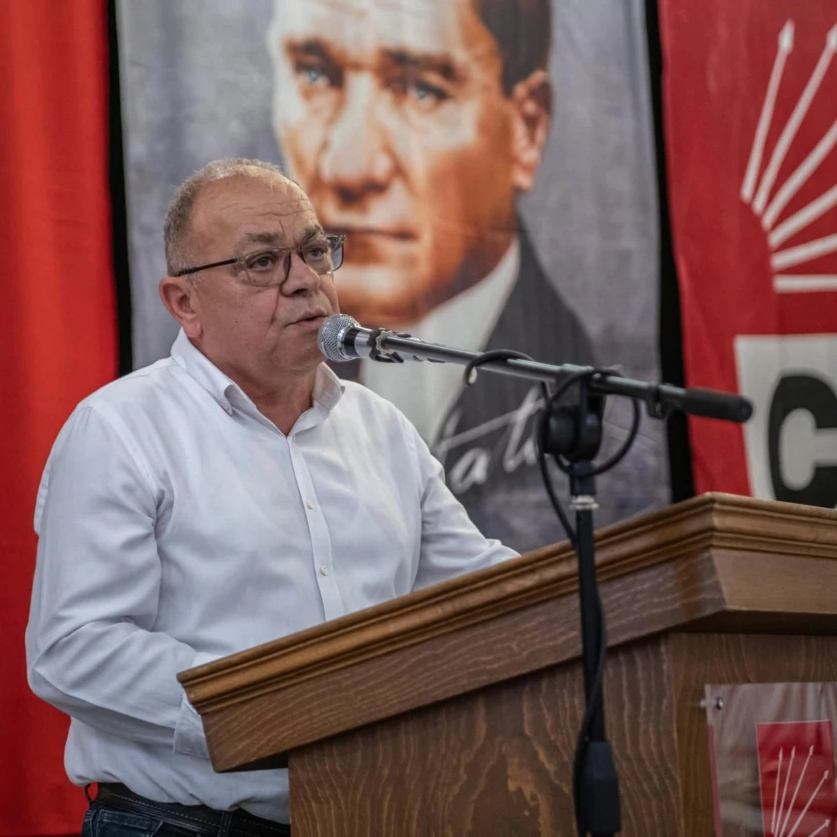 CHP Aydın İl Başkanı Hikmet Saat&ccedil;i&rsquo;den birlik mesajı: "BUG&Uuml;N OMUZ OMUZA DURMA G&Uuml;N&Uuml;D&Uuml;R"