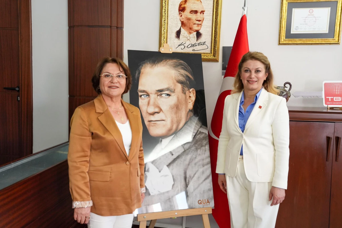 CHP KADIN KOLLARI GENEL BAŞKANI DR. ASU KAYA&rsquo;DAN BAŞKAN HATİCE GEN&Ccedil;AY&rsquo;A ZİYARET