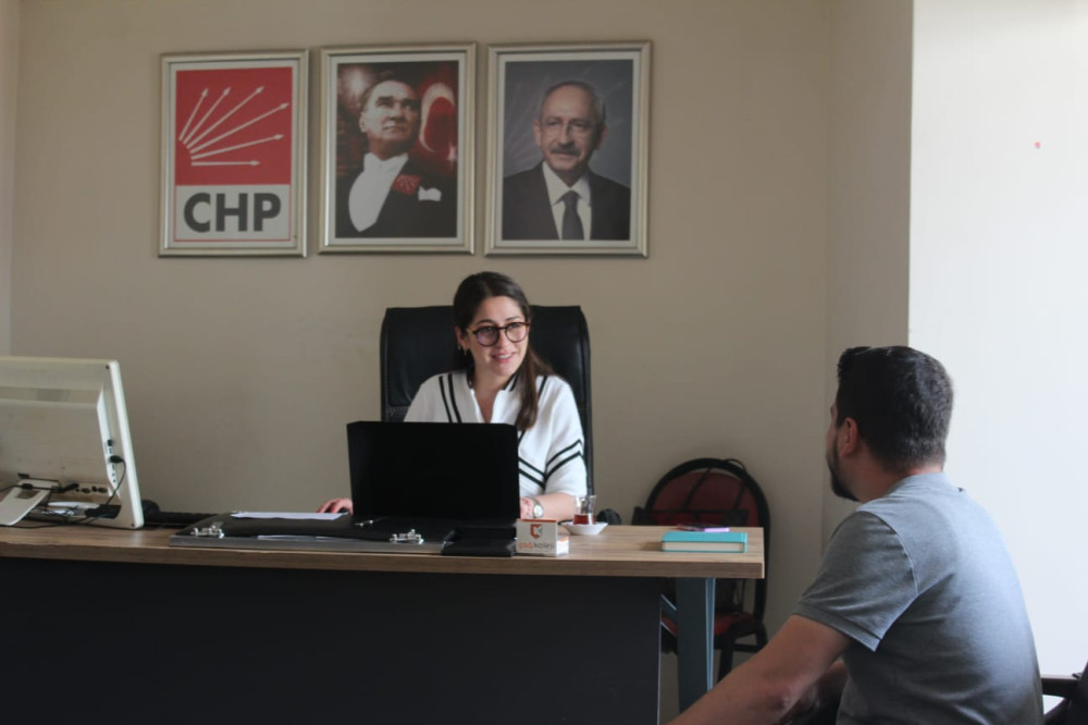 CHP'Lİ GENÇLERDEN  ÖĞRENCİLERE ULAŞIM DESTEĞİ