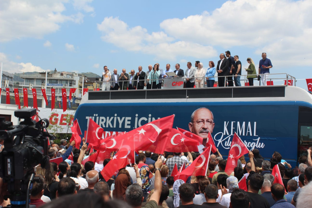 CHP’Lİ ÖZEL SURİYELİLER DİKKAT ÇEKTİ: “28 MAYIS SURİYELİLERİN KALIP GİTME REFERANDUMUNDUR”