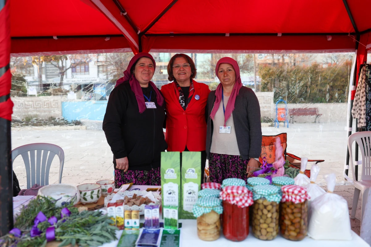 DİDİM&rsquo;DE EMEK&Ccedil;İ KADINLAR PAZARI KENT MEYDANI&rsquo;NDA A&Ccedil;ILDI