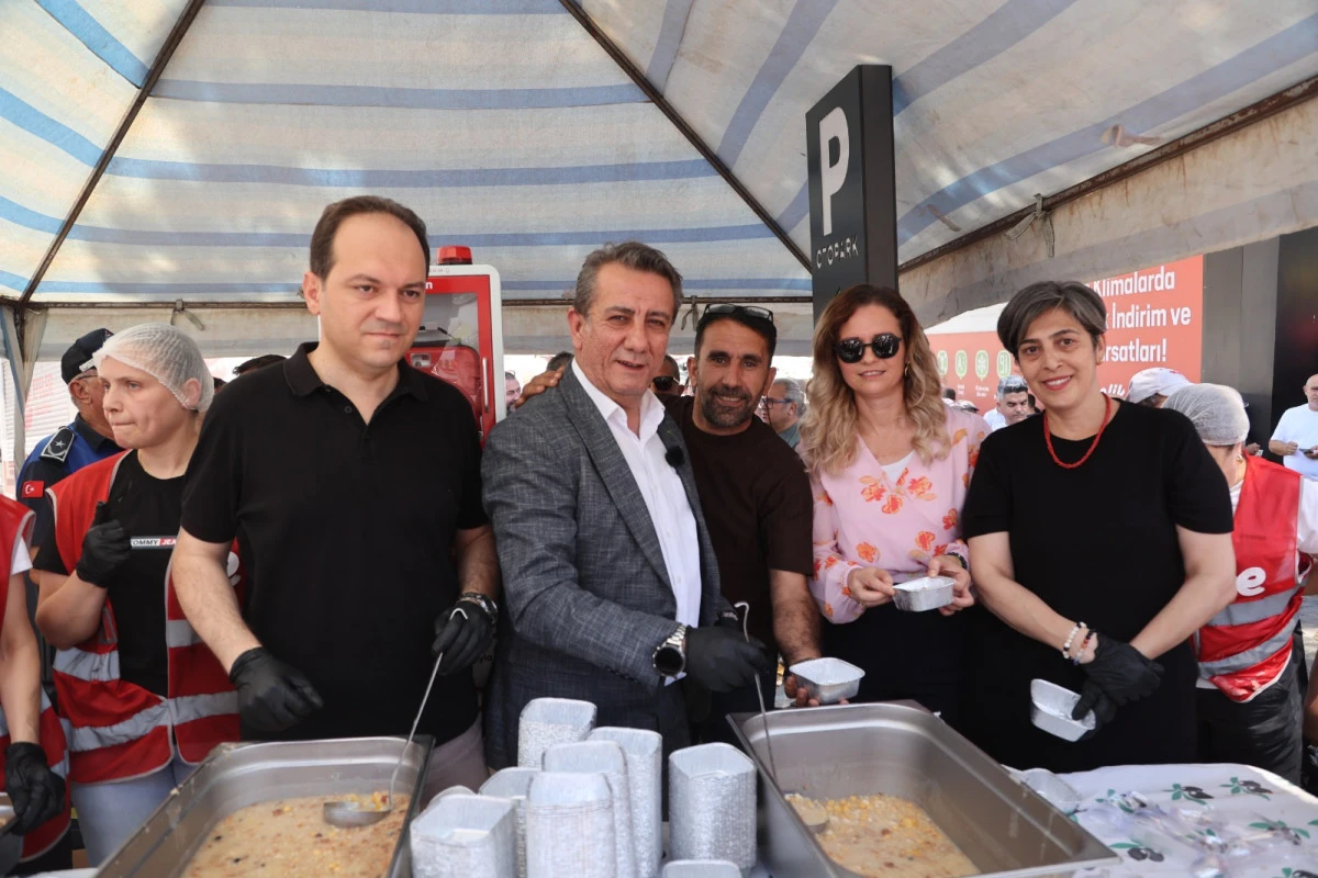 EFELER BELEDİYESİ&rsquo;NDEN 3 BİN KİŞİLİK AŞURE HAYRI