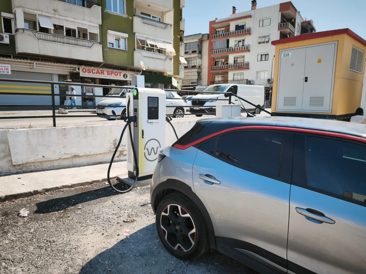 EFELER BELEDİYESİ&rsquo;NİN ELEKTRİKLİ ARA&Ccedil; ŞARJ İSTASYONLARI HİZMETTE