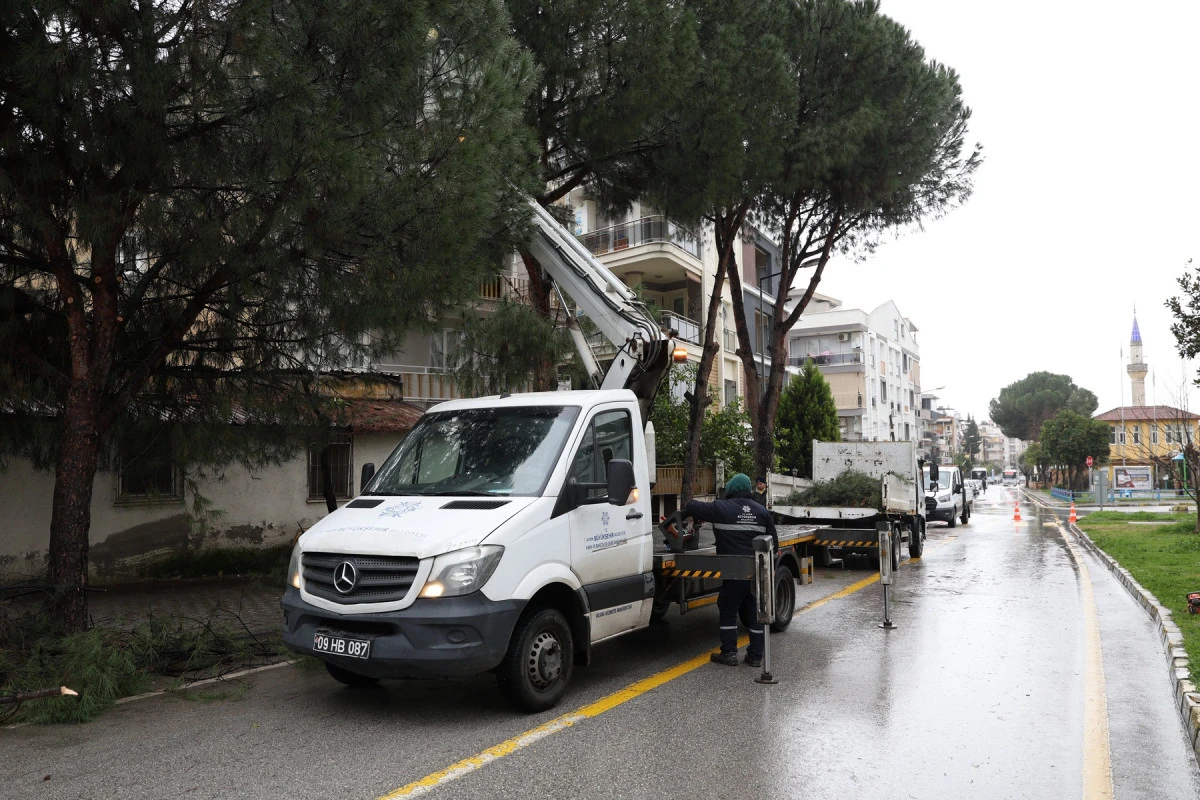 EFELER MUHTARLARINDAN BAŞKAN &Ccedil;ER&Ccedil;İOĞLU&rsquo;NA HİZMET TEŞEKK&Uuml;R&Uuml;