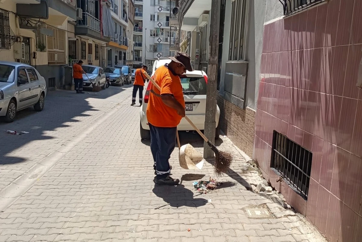 EFELER&rsquo;DE TEMİZLİK &Ccedil;ALIŞMALARI MAHALLE MAHALLE S&Uuml;R&Uuml;YOR