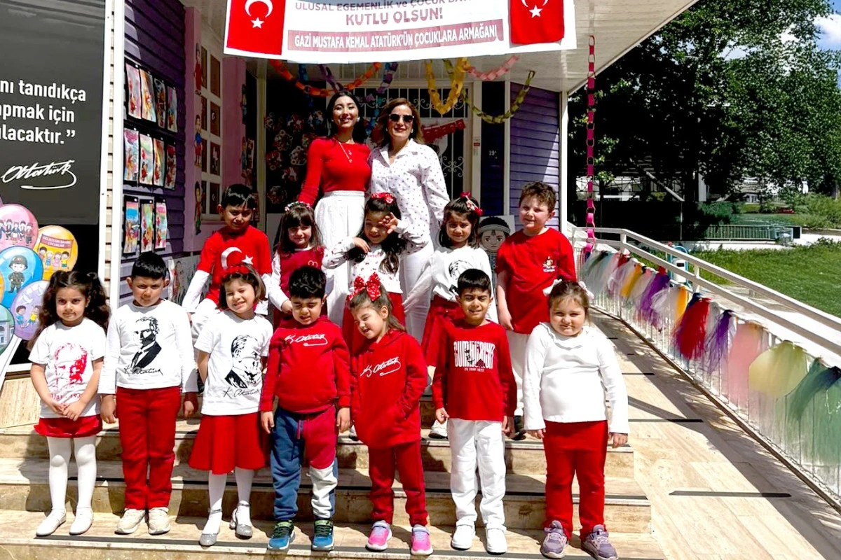 EFELER&rsquo;İN MİNİKLERİ 23 NİSAN&rsquo;I KUTLADI