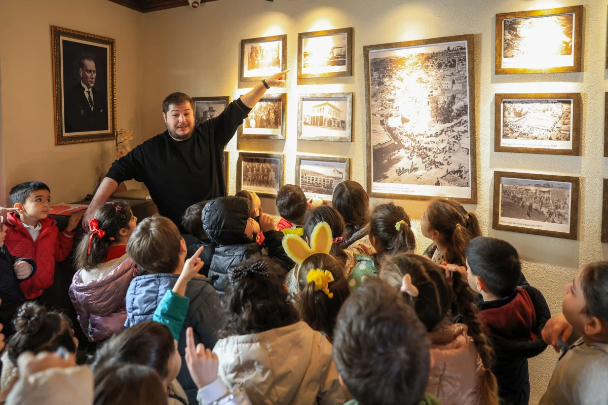 EFELER&rsquo;İN MİNİKLERİ TARİH YOLCUĞUNDA