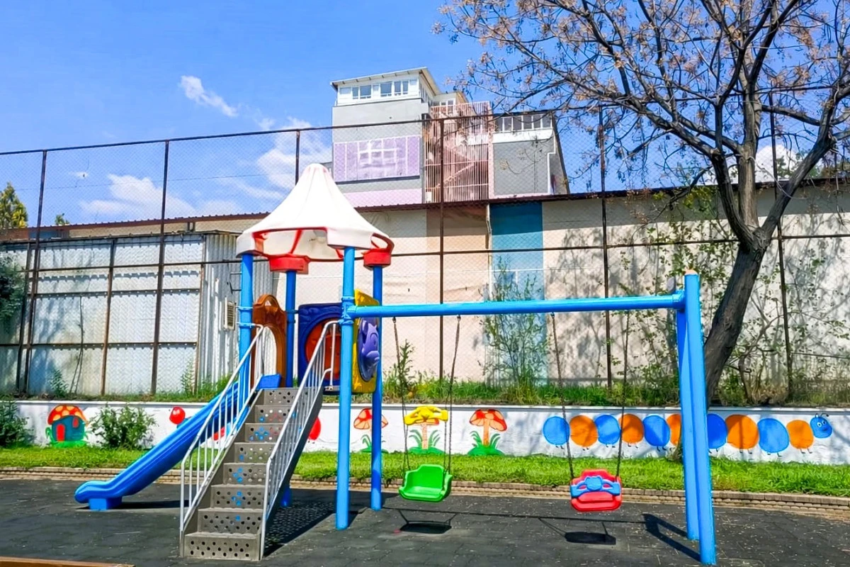 EFELER&rsquo;İN PARKLARI RENKLENİYOR