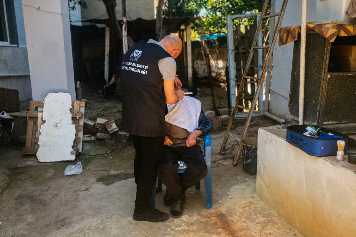 EFELER&rsquo;İN YARDIM AĞI BAŞKAN ANIL YETİŞKİN İLE HANELERE KONUK OLUYOR