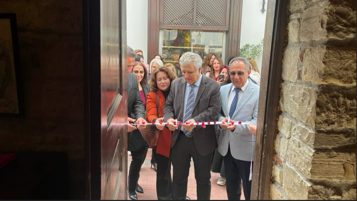 GELENEKSEL T&Uuml;RK SANATLARI SERGİSİ YOĞUN KATILIMLA A&Ccedil;ILDI