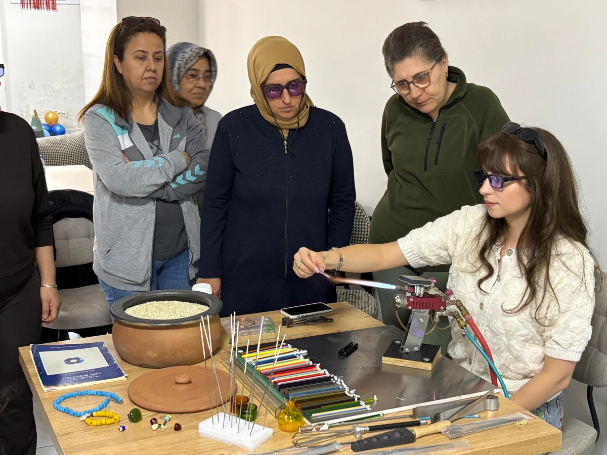 GERMENCİK&rsquo;TE CAM SANATI R&Uuml;ZGARI: EĞİTİMLER BAŞLADI
