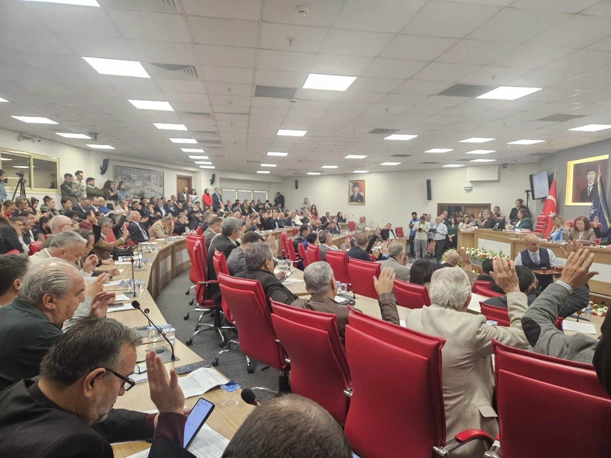 İNCİRLİOVA'NIN 6 BUÇUK YILLIK ÇİLESİNİ CHP BİTİRDİ