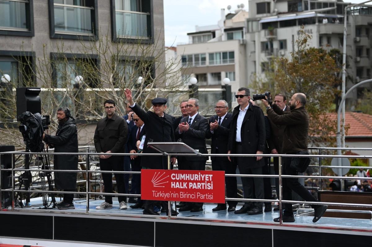 &ldquo;KUŞADASI AYAĞA KALKTI: &Ouml;MER G&Uuml;NEL&rsquo;E B&Uuml;Y&Uuml;K DESTEK&rdquo;