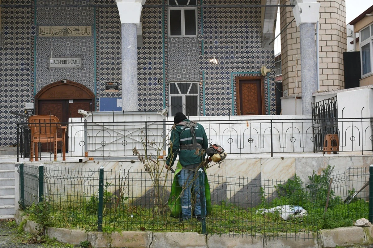 KUŞADASI BELEDİYESİ CAMİİLERİ RAMAZAN AYINA HAZIRLIYOR